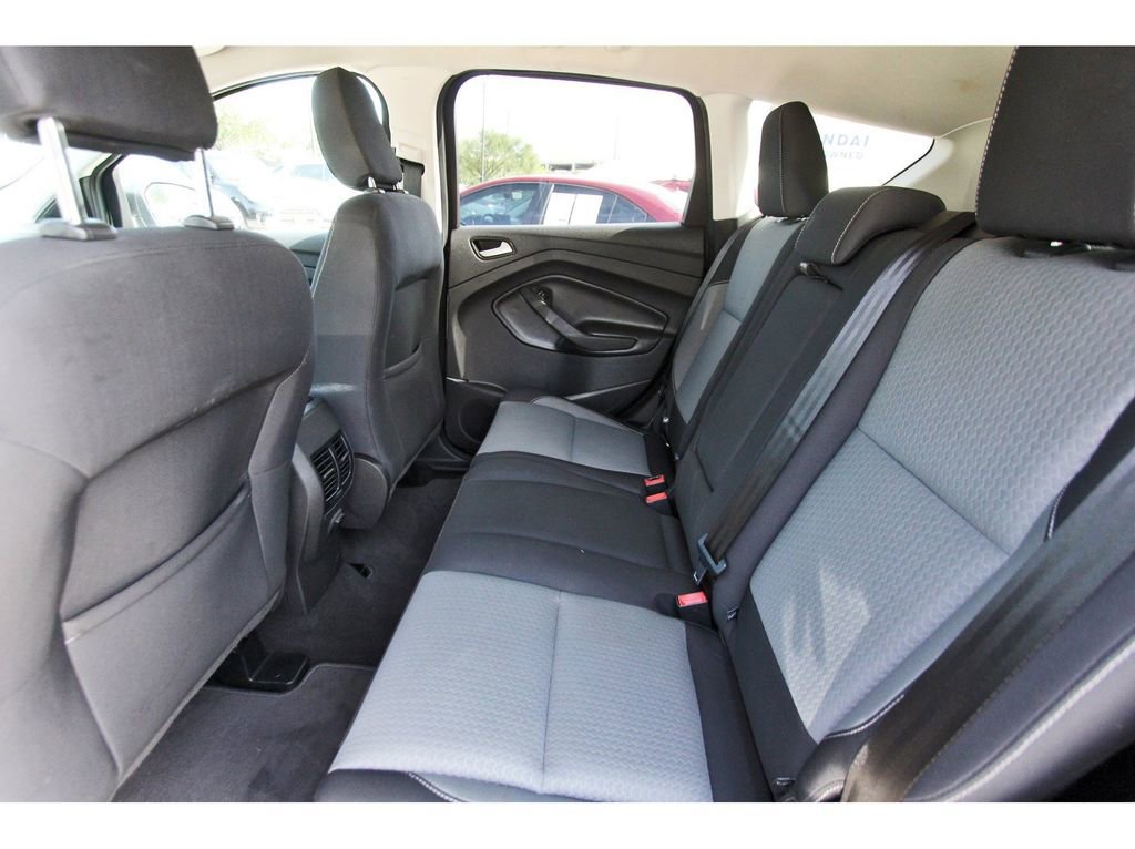 Used 2019 Ford Escape SE image 14
