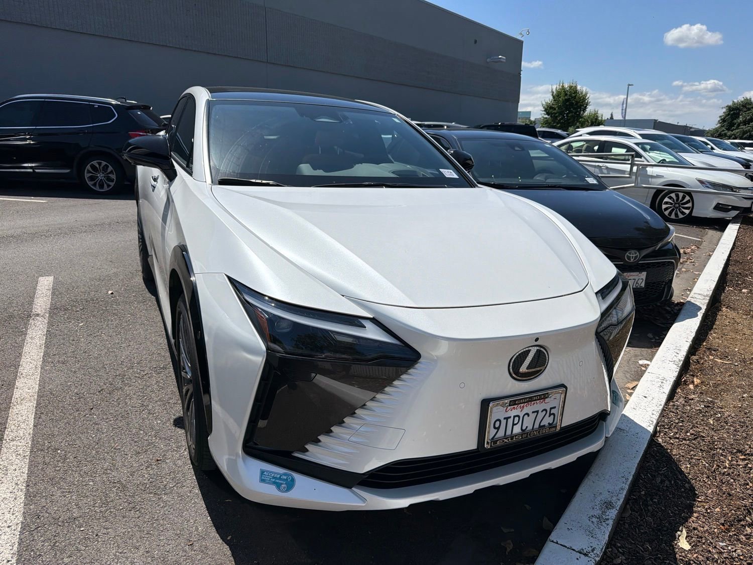 Used 2025 Lexus RZ 300e w/ Accessory Package (Z1) FWD image 2