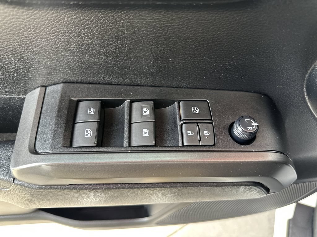 Used 2022 Toyota Tacoma TRD Off-Road AWD/4WD image 20