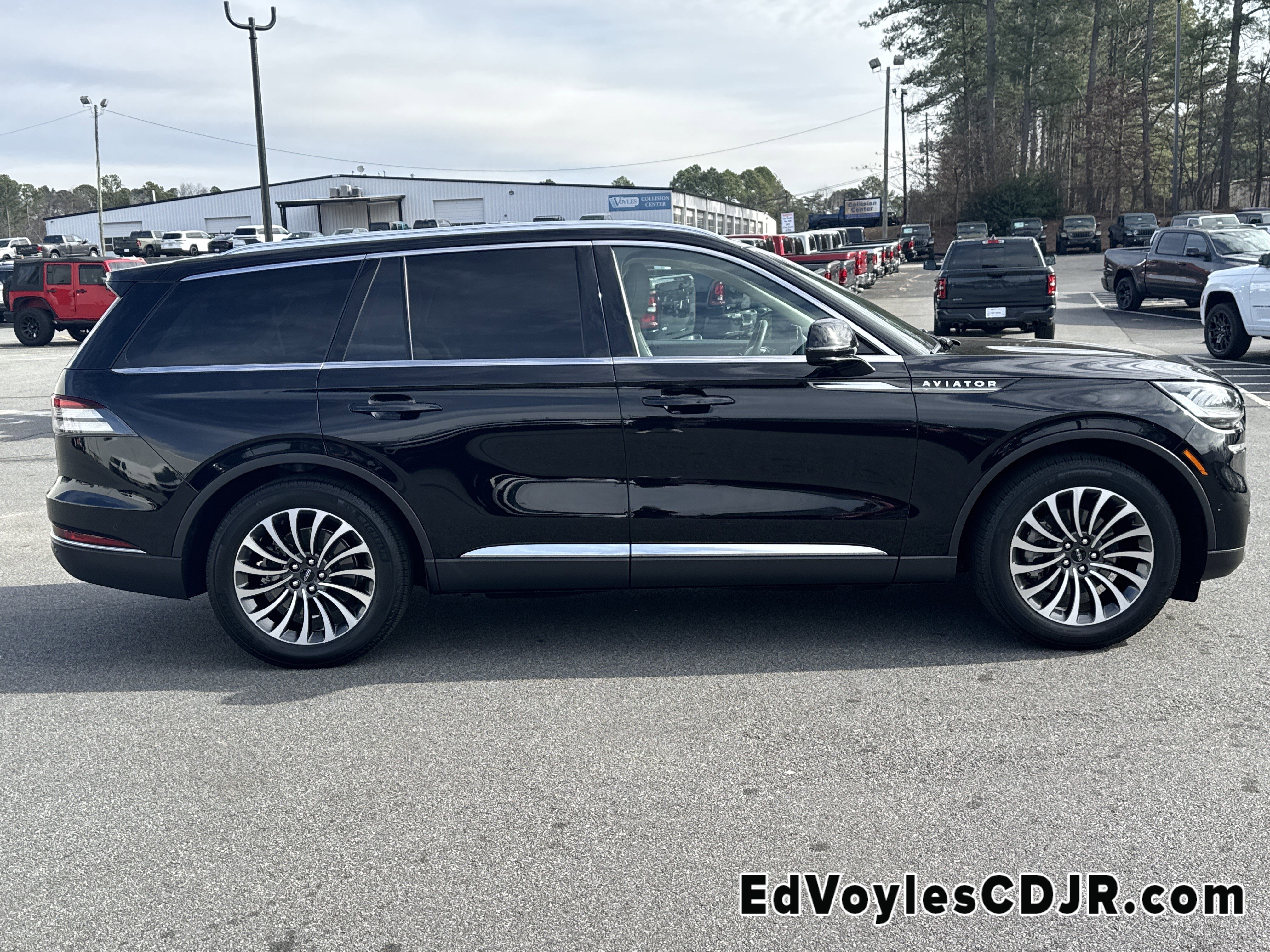 Used 2023 Lincoln Aviator Reserve w/ Equipment Group 201A image 9
