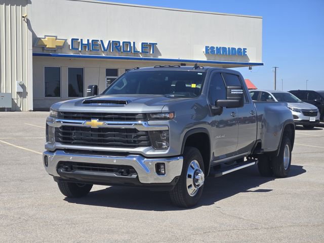 Used 2025 Chevrolet Silverado 3500 LT w/ Safety Package image 3