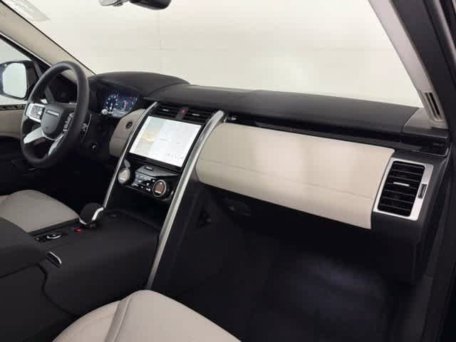 New 2026 Land Rover Discovery S AWD/4WD image 14