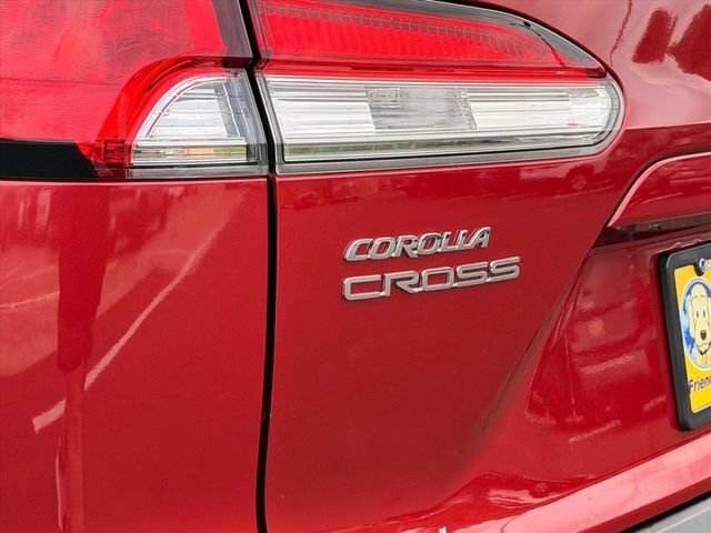 Used 2022 Toyota Corolla Cross LE w/ Moonroof Package AWD/4WD image 26