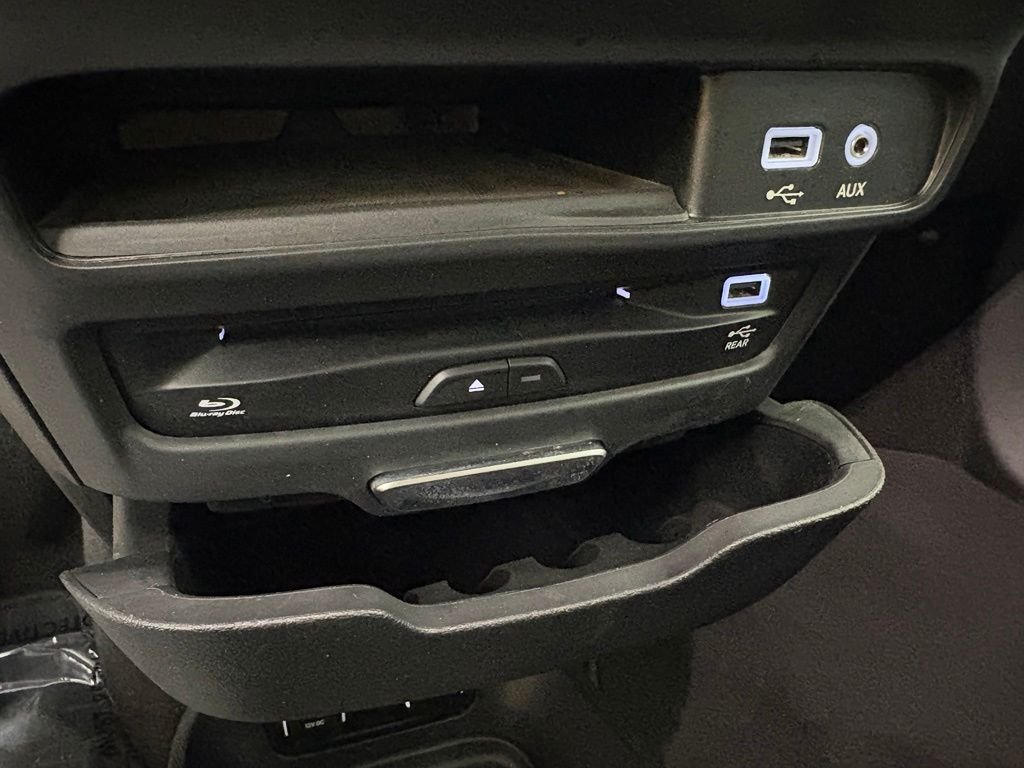 Used 2020 Chrysler Pacifica Touring-L Plus FWD image 34