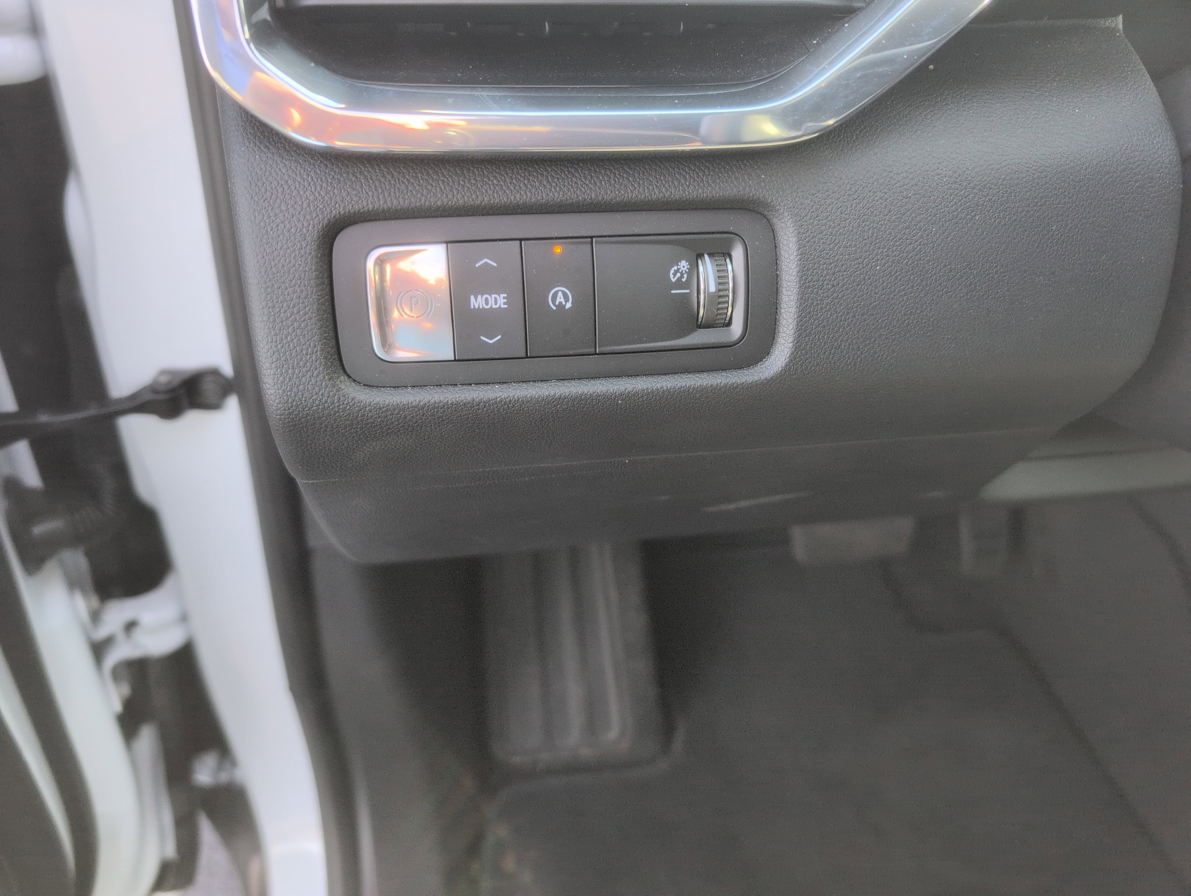 Used 2025 GMC Acadia Elevation image 17