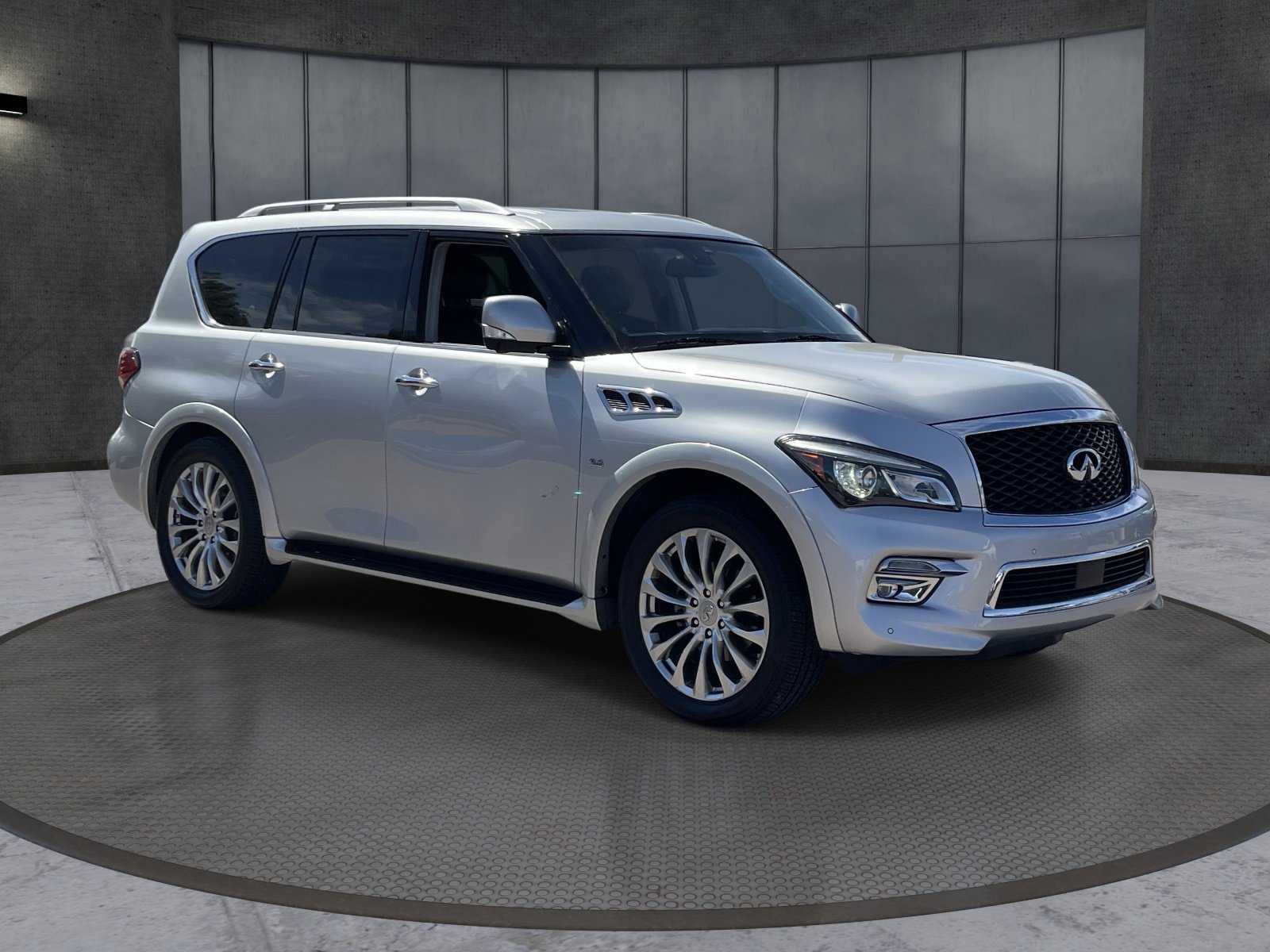 Used 2017 INFINITI QX80 4WD w/ Driver Assistance Package image 8