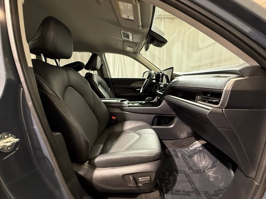 Certified 2024 Toyota Grand Highlander AWD image 22