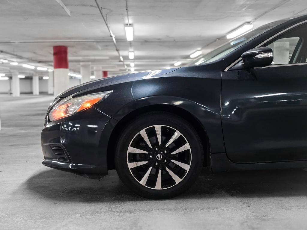 Used 2018 Nissan Altima 2.5 SL FWD image 14