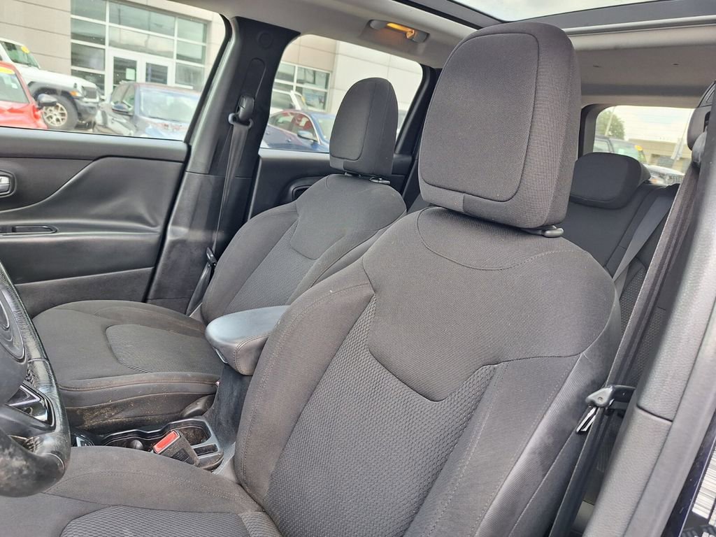 Used 2019 Jeep Renegade Altitude w/ Quick Order Package 2XM FWD image 11