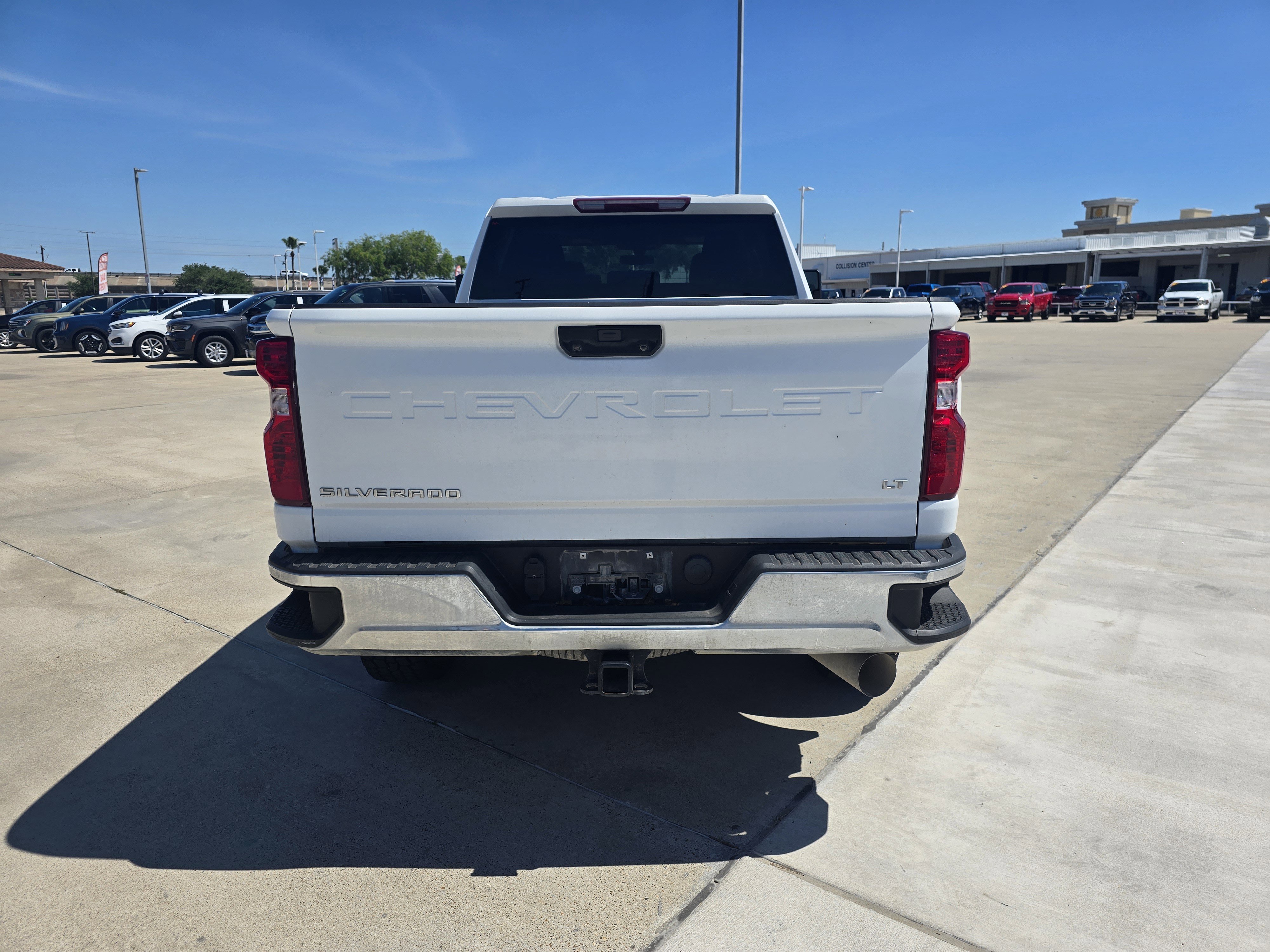 Used 2022 Chevrolet Silverado 2500 LT w/ Convenience Package image 4