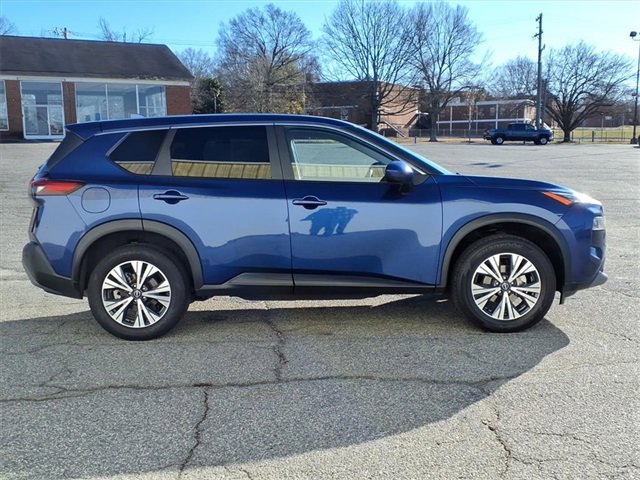 Used 2023 Nissan Rogue SV image 5