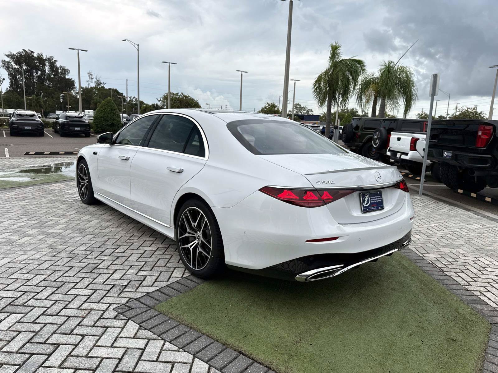 New 2027 Mercedes-Benz S 580 4MATIC Sedan image 4