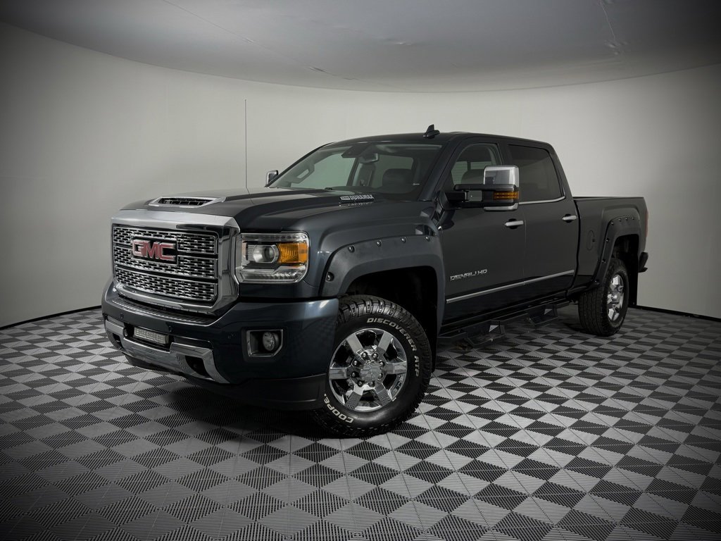 Used 2019 GMC Sierra 2500 Denali image 1