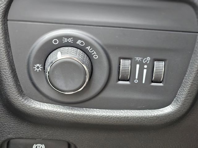 Used 2022 Jeep Grand Cherokee L Laredo w/ Luxury Tech Group I image 20