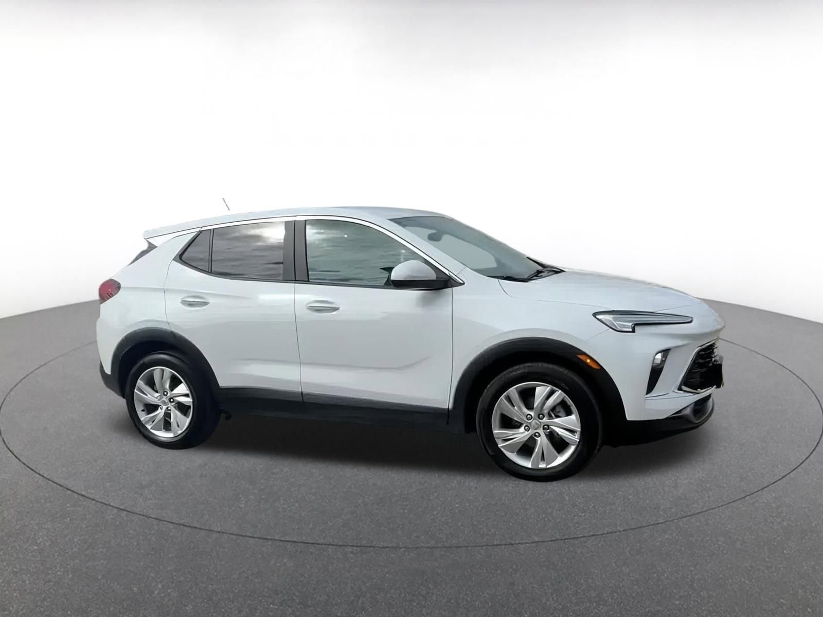 Used 2025 Buick Encore GX Preferred image 2