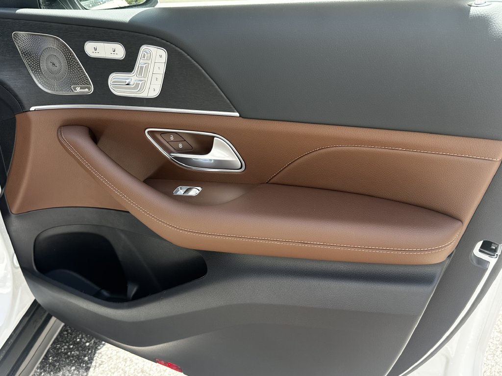 New 2026 Mercedes-Benz GLS 450 4MATIC image 16