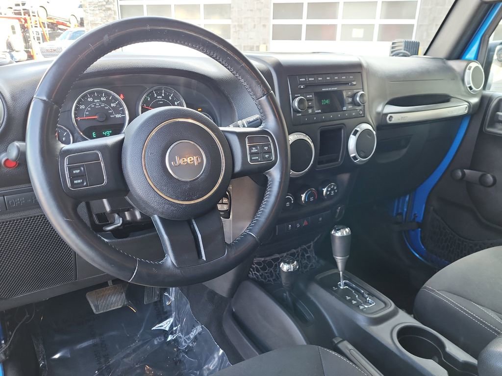 Used 2016 Jeep Wrangler Rubicon w/ Trailer Tow Group AWD/4WD image 13