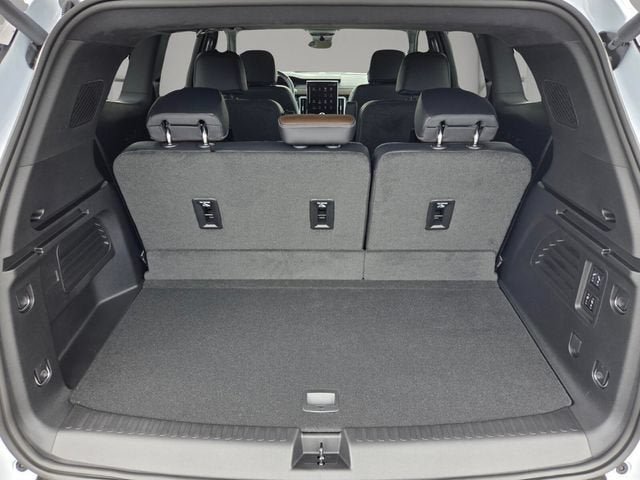 New 2026 GMC Acadia Denali Ultimate FWD image 17