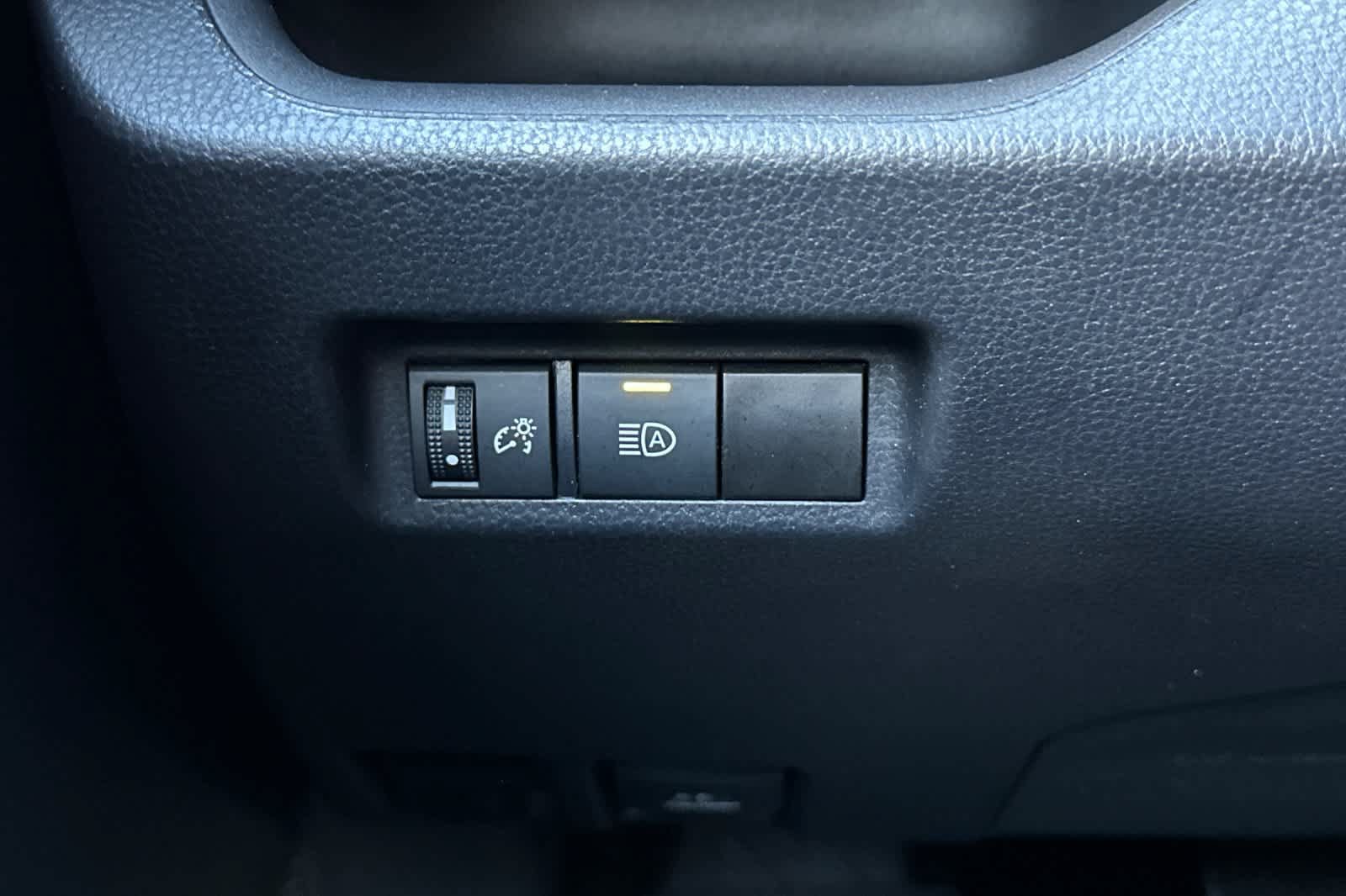 Used 2024 Toyota RAV4 XLE AWD/4WD image 31
