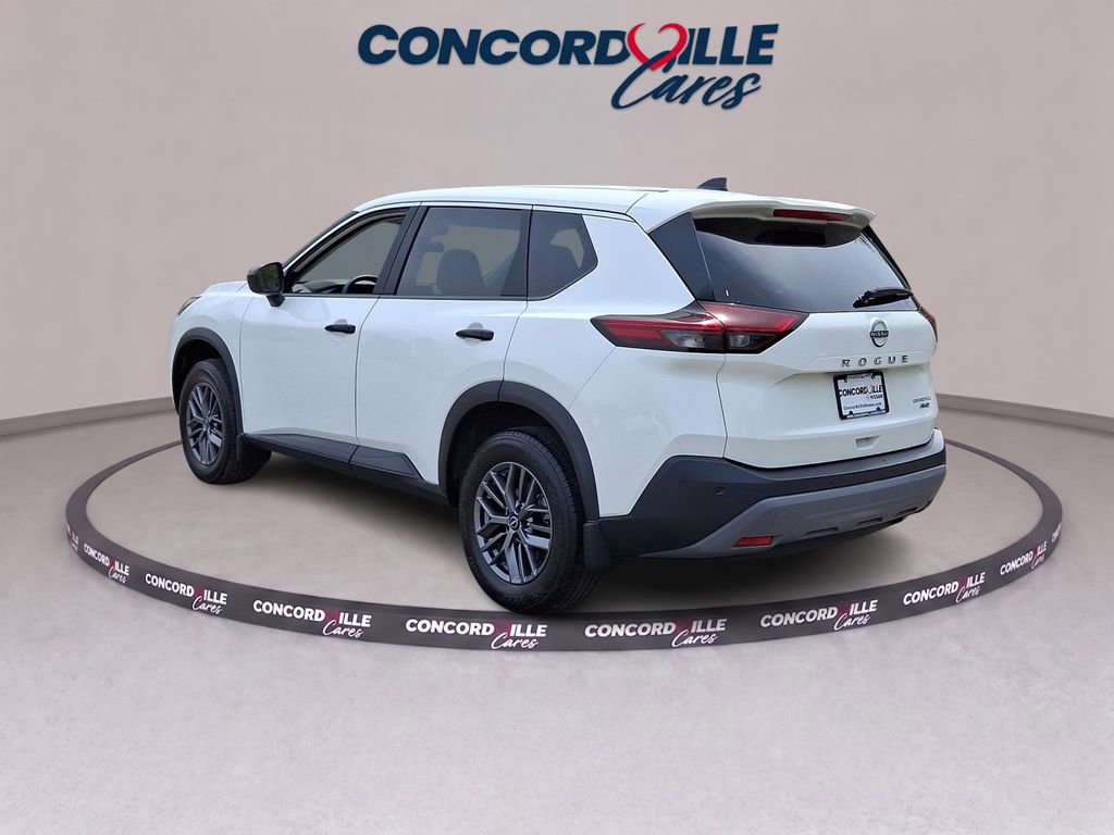 Used 2023 Nissan Rogue S AWD/4WD image 4