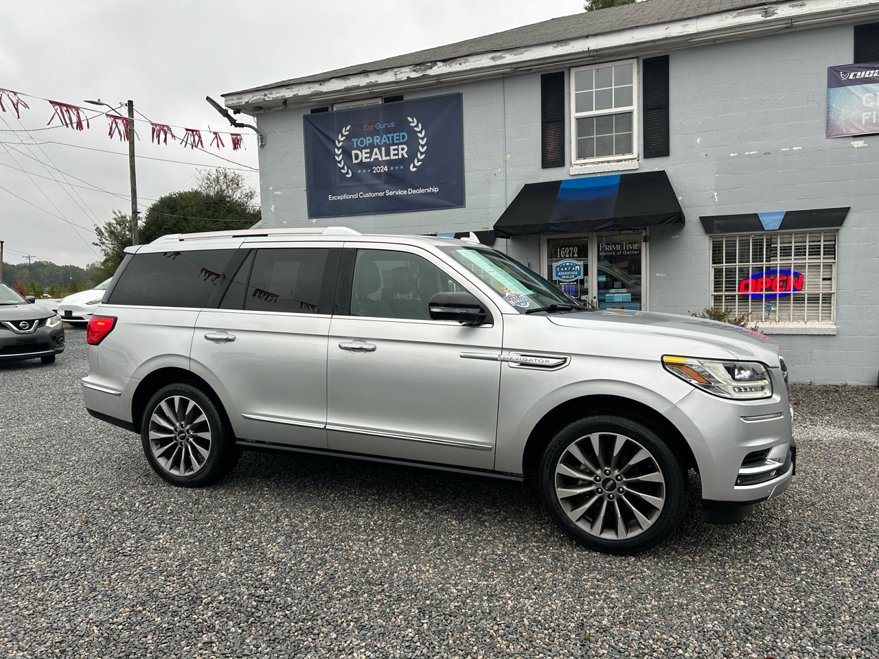 Used 2019 Lincoln Navigator Select image 6