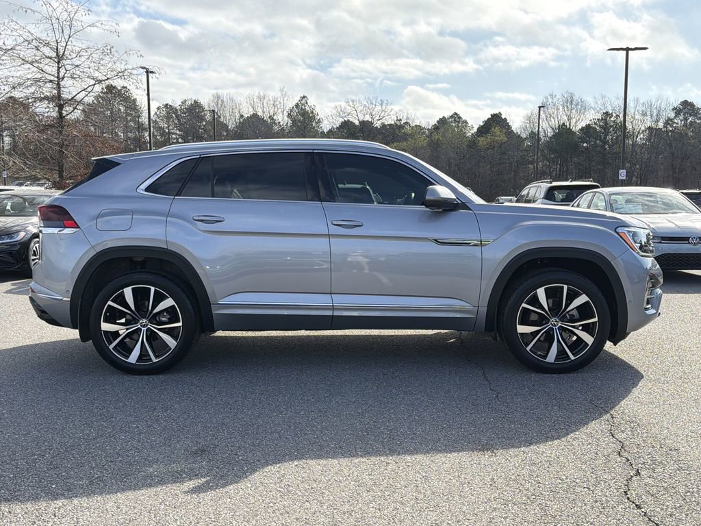 Used 2025 Volkswagen Atlas Cross Sport SEL Premium R-Line image 6