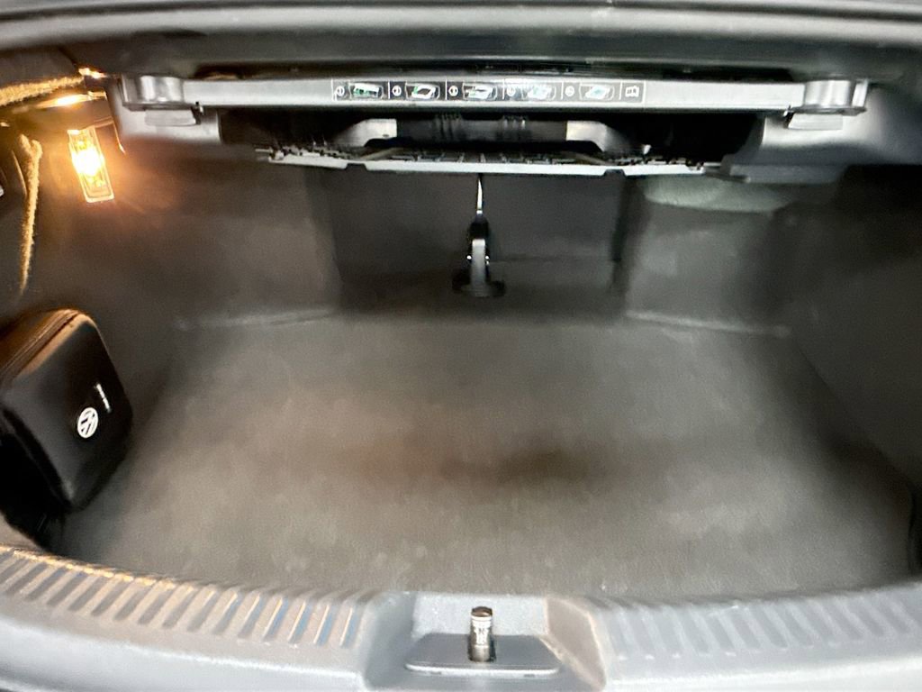 Used 2013 Volkswagen Beetle 2.5 image 30