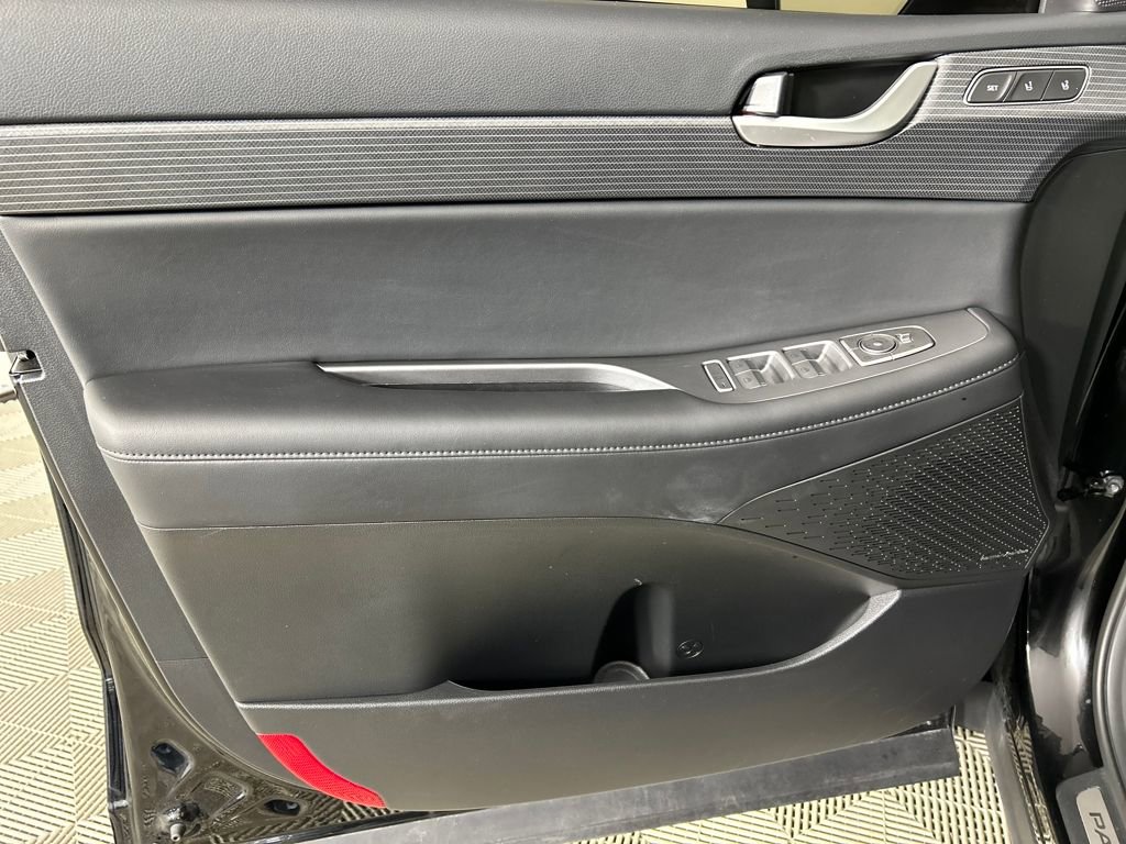 Used 2025 Hyundai Palisade Limited image 11