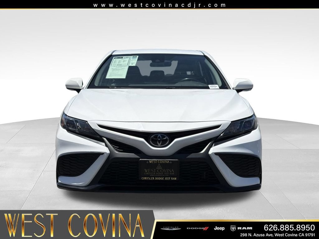 Used 2024 Toyota Camry SE FWD image 3