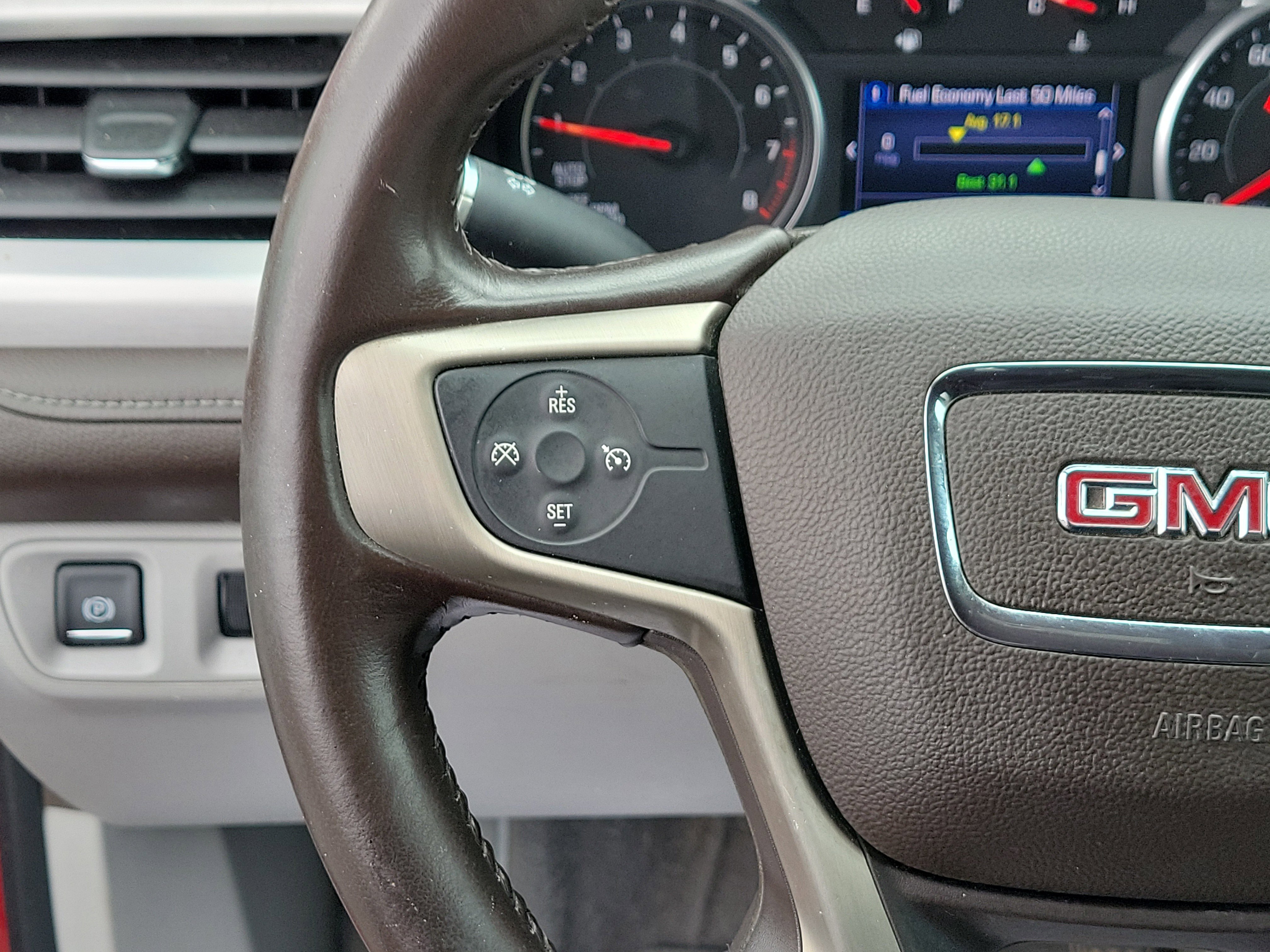 Used 2020 GMC Acadia SLE image 22
