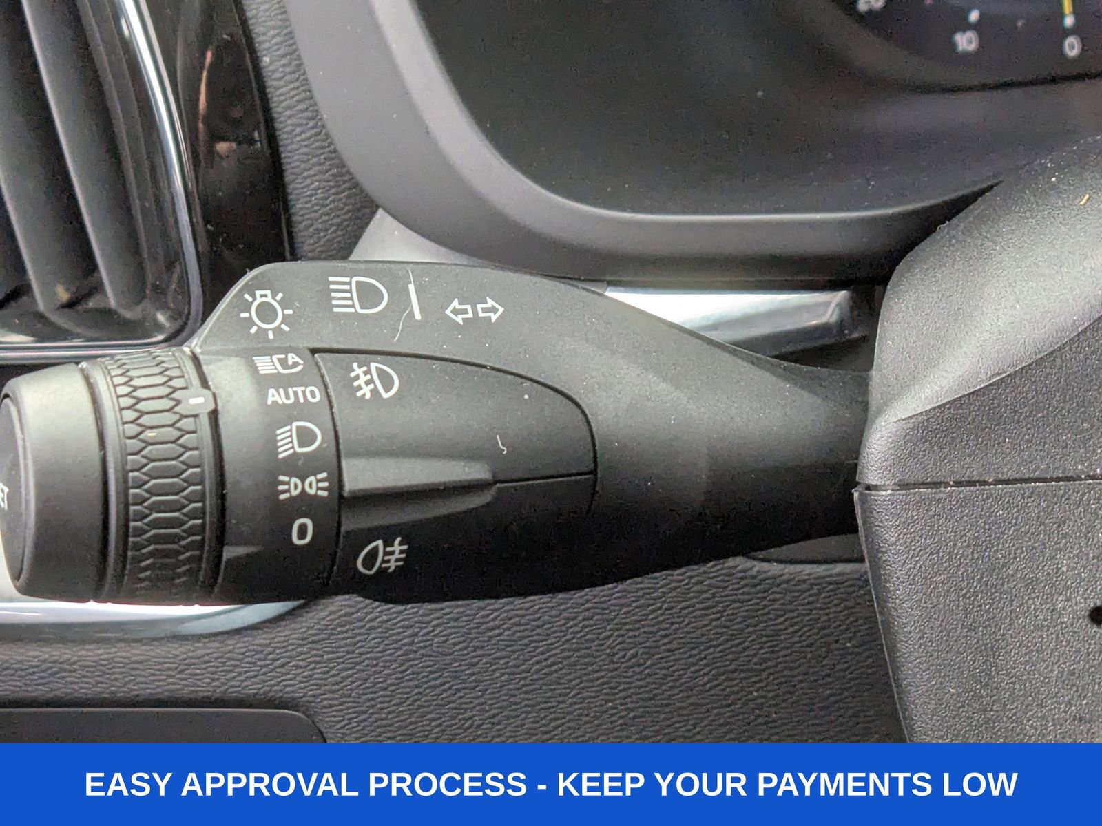 Used 2023 Volvo XC60 B5 Core image 38