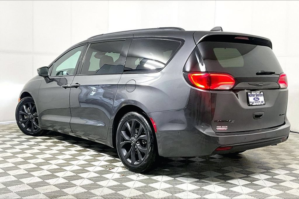 Used 2020 Chrysler Pacifica Limited w/ Advanced Safetytec Group FWD image 11