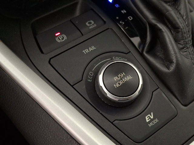 Used 2022 Toyota RAV4 XLE Premium AWD/4WD image 24