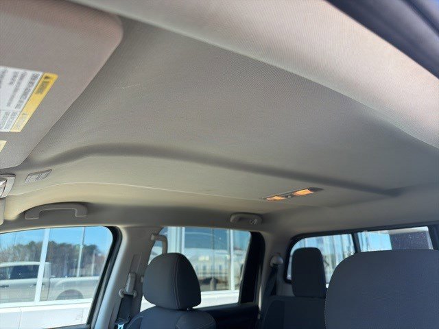 Used 2022 Nissan Titan SV image 12