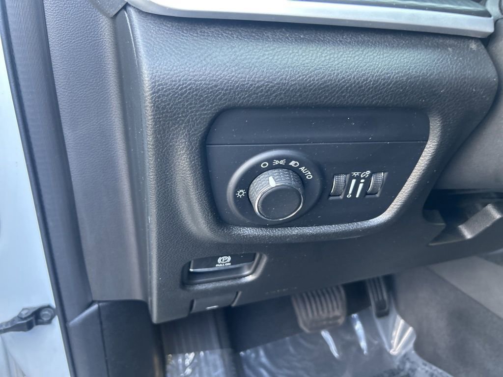 Certified 2023 Jeep Grand Cherokee L Laredo image 37