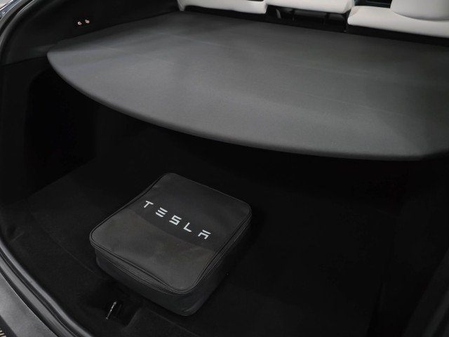 Used 2026 Tesla Model Y Long Range RWD image 37