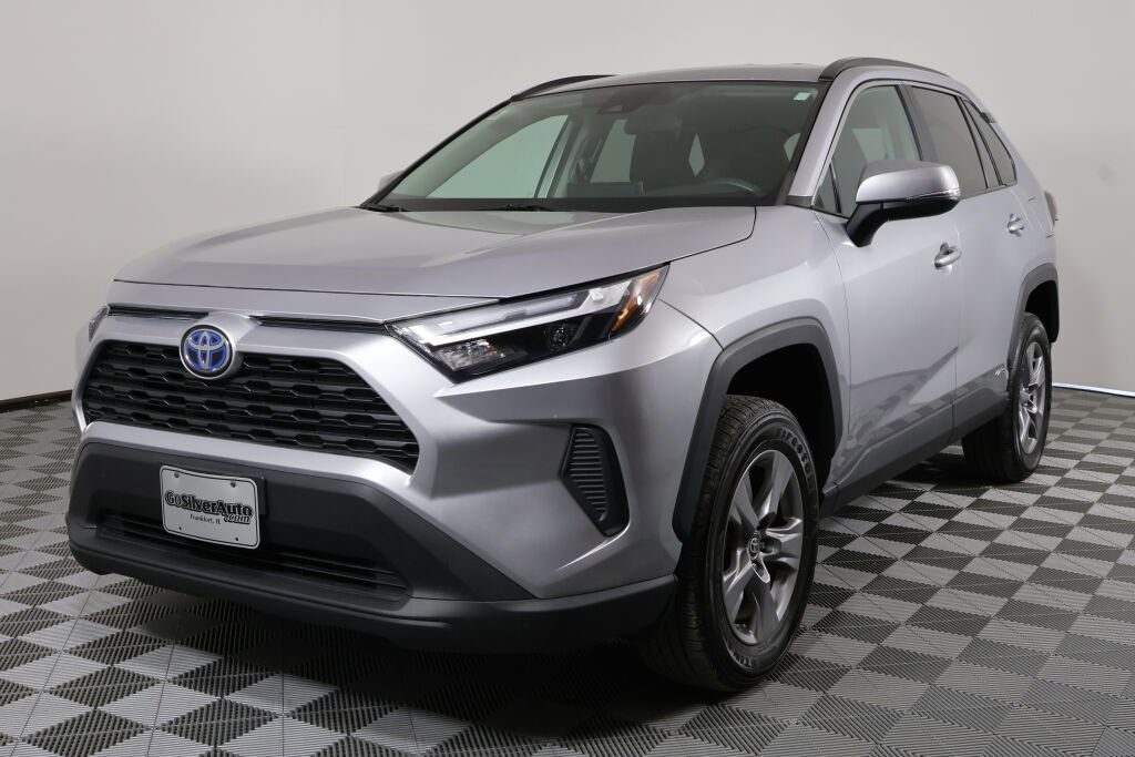 Used 2023 Toyota RAV4 LE image 5