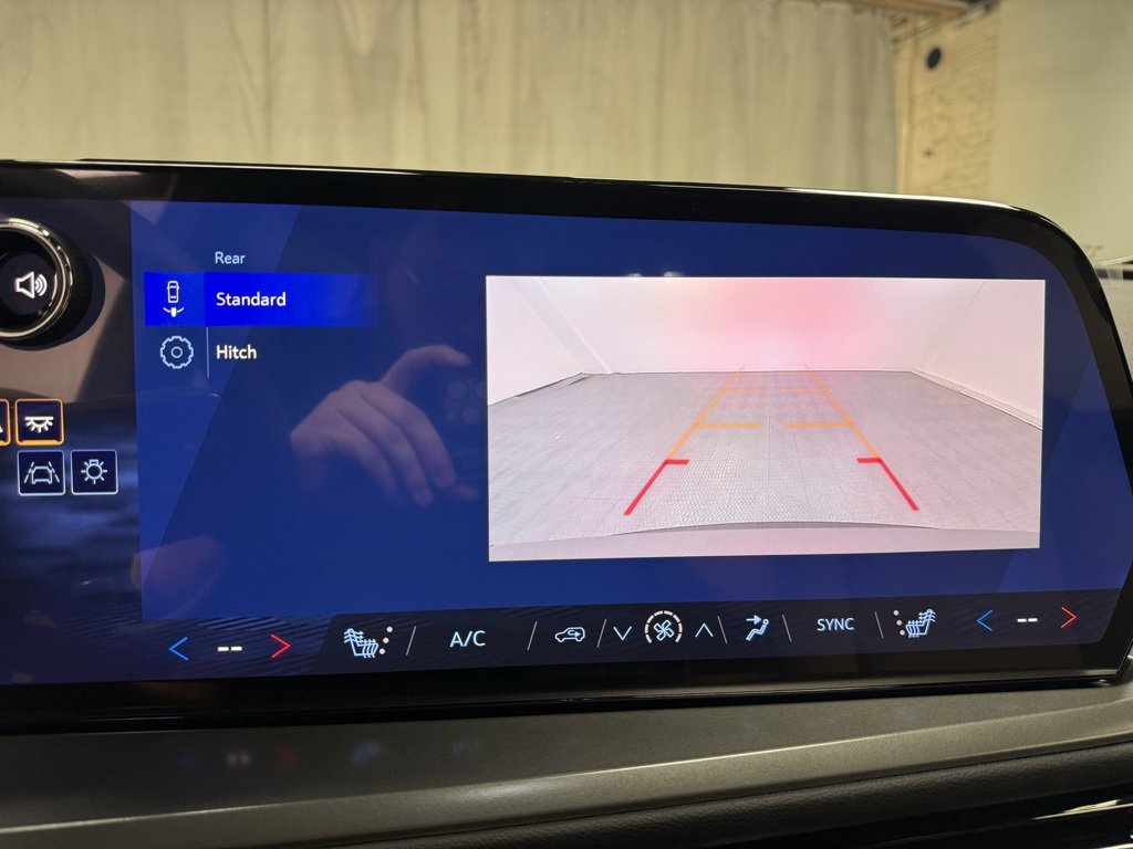 New 2026 Chevrolet Traverse LT w/ Sun and Wheel Package image 31