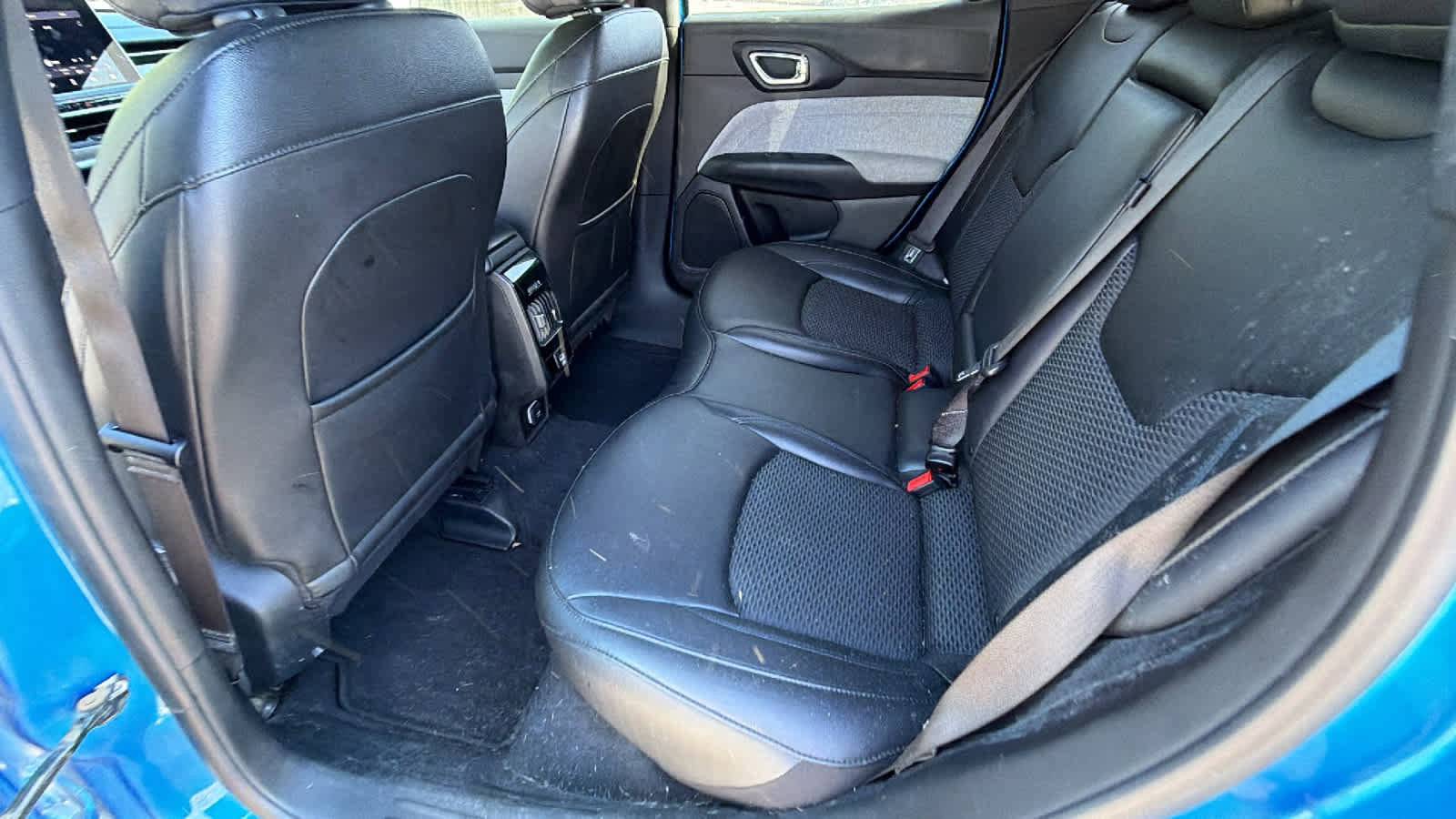 Used 2024 Jeep Compass Latitude image 17