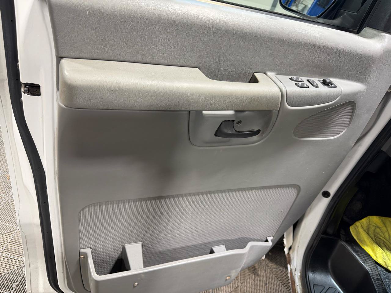 Used 2007 Ford E-150 and Econoline 150 RWD image 21