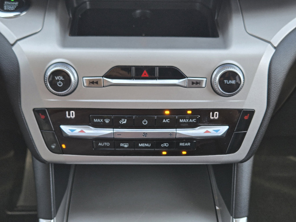 Used 2021 Ford Explorer XLT w/ Equipment Group 202A image 21