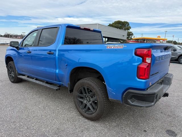 Used 2025 Chevrolet Silverado 1500 LT Trail Boss w/ LPO, Dark Essentials Package image 9