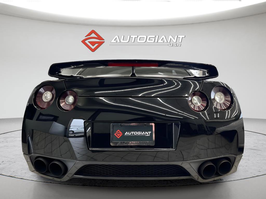 Used 2011 Nissan GT-R Premium image 6