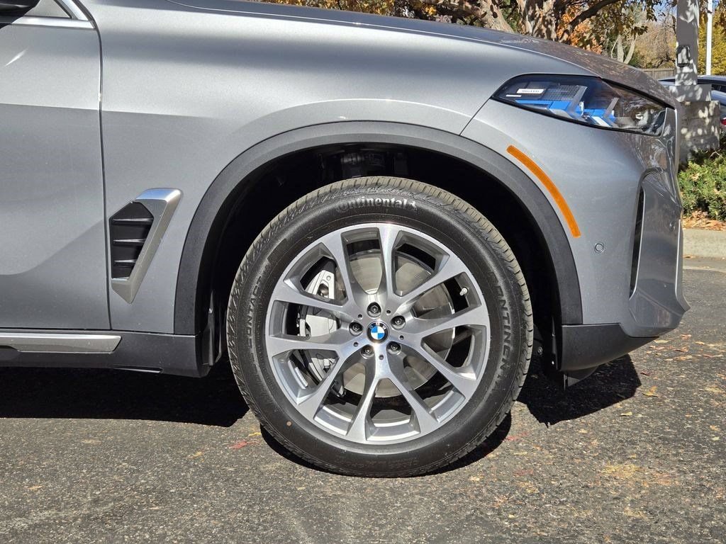 Used 2026 BMW X5 xDrive50e w/ Premium Package AWD/4WD image 11