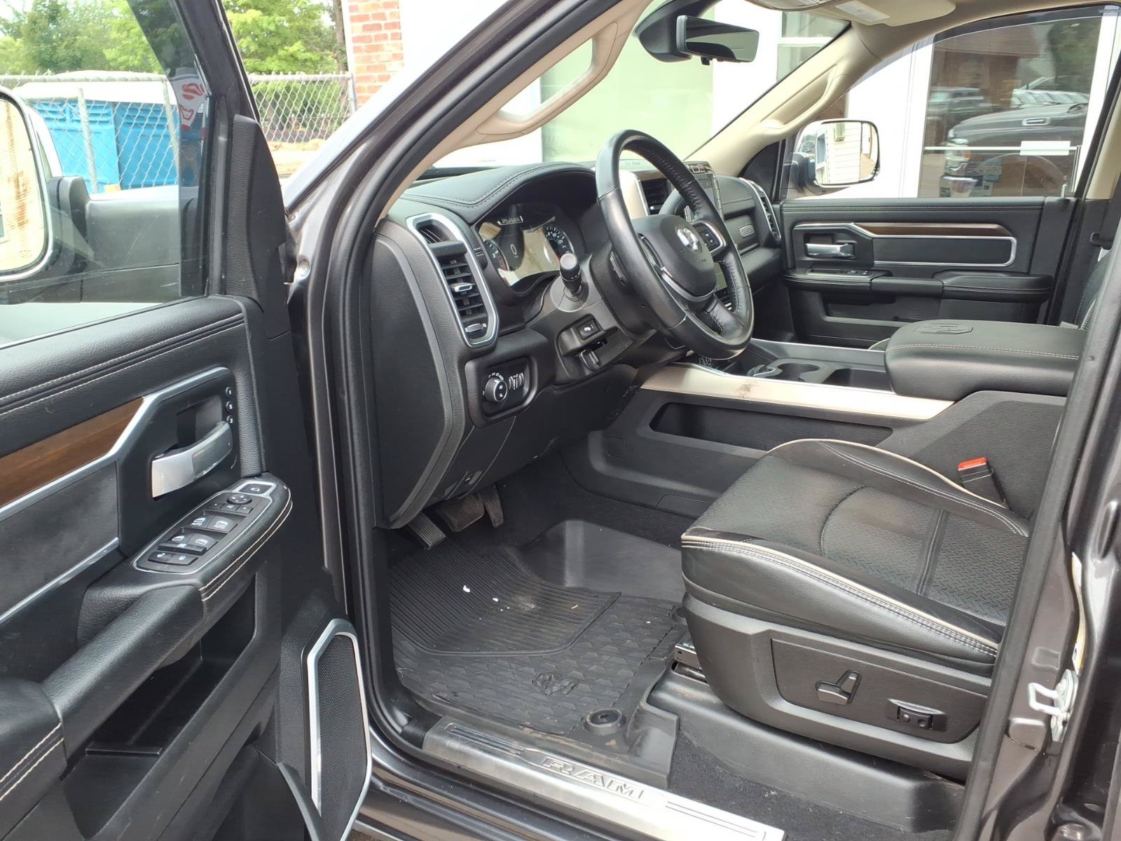 Used 2022 RAM 3500 Laramie AWD/4WD image 9