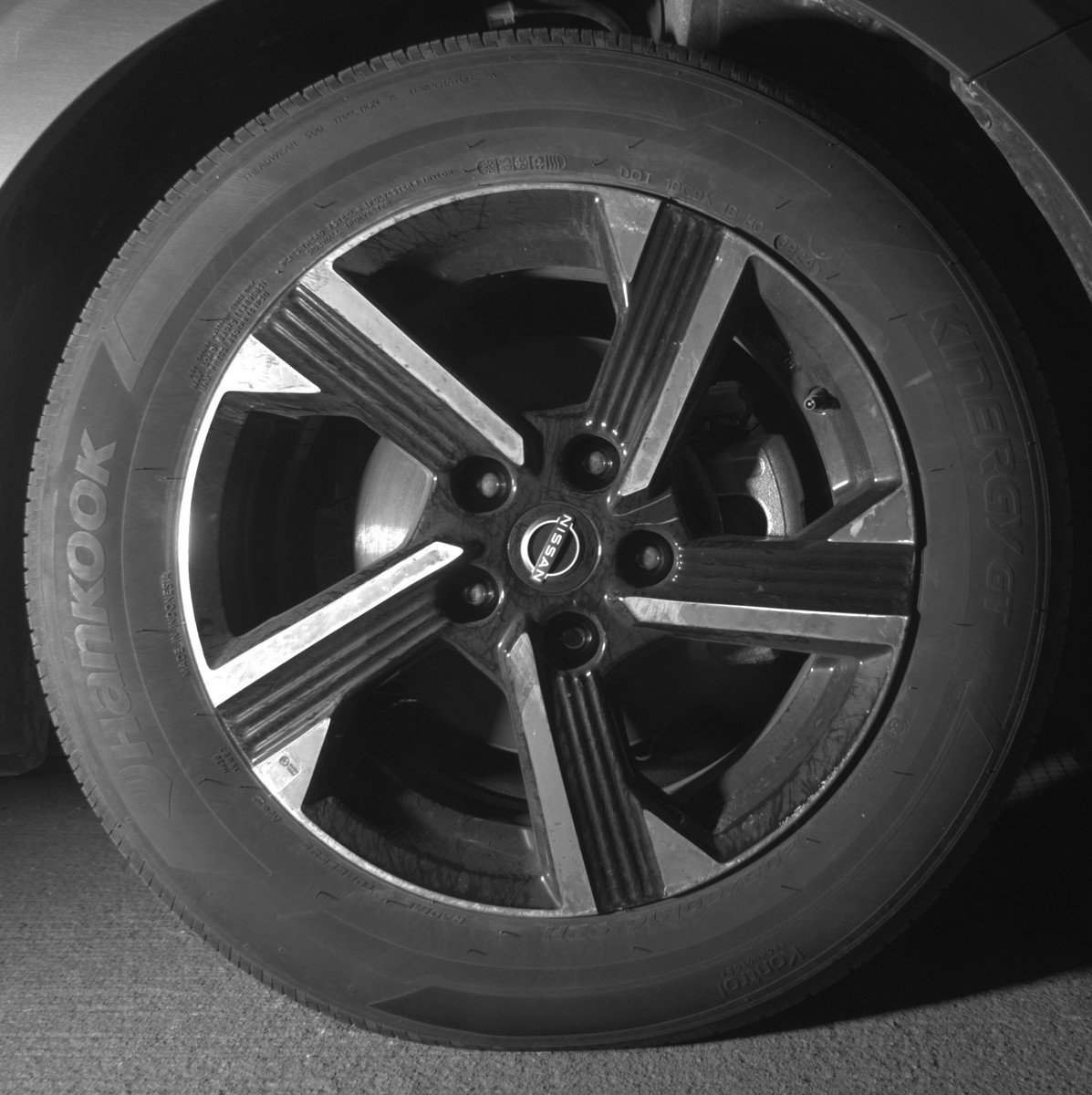 Used 2025 Nissan Sentra SV FWD image 13