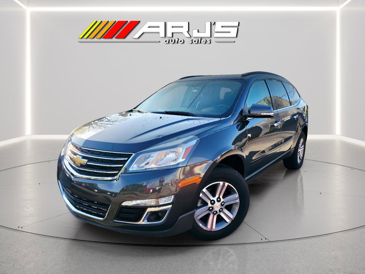 Used 2015 Chevrolet Traverse LT image 1