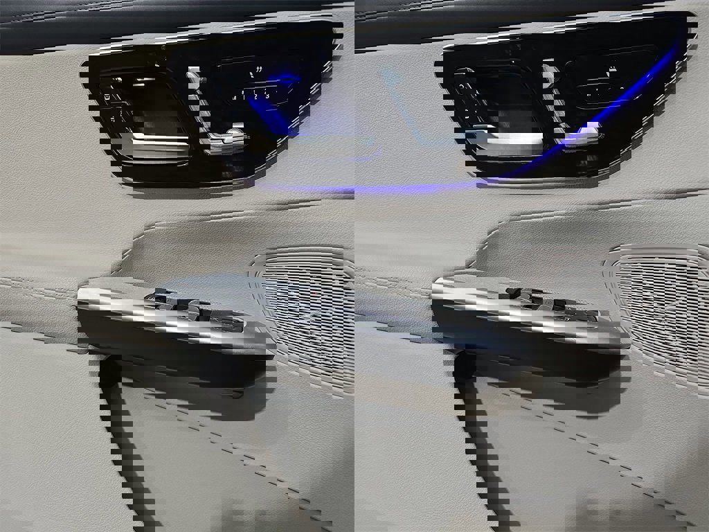 Used 2023 Mercedes-Benz GLC 300 4MATIC image 30