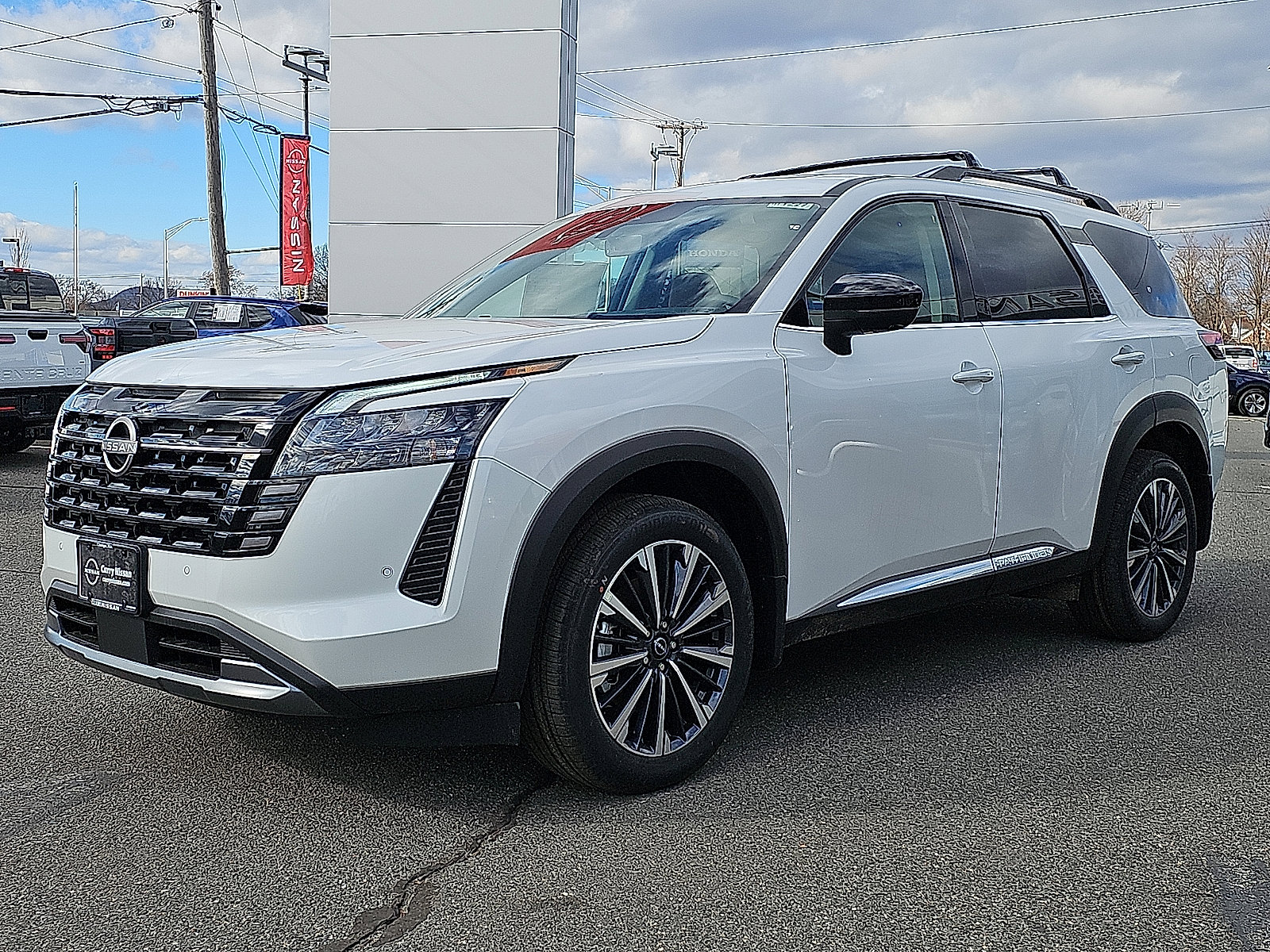 New 2026 Nissan Pathfinder Platinum AWD/4WD image 2