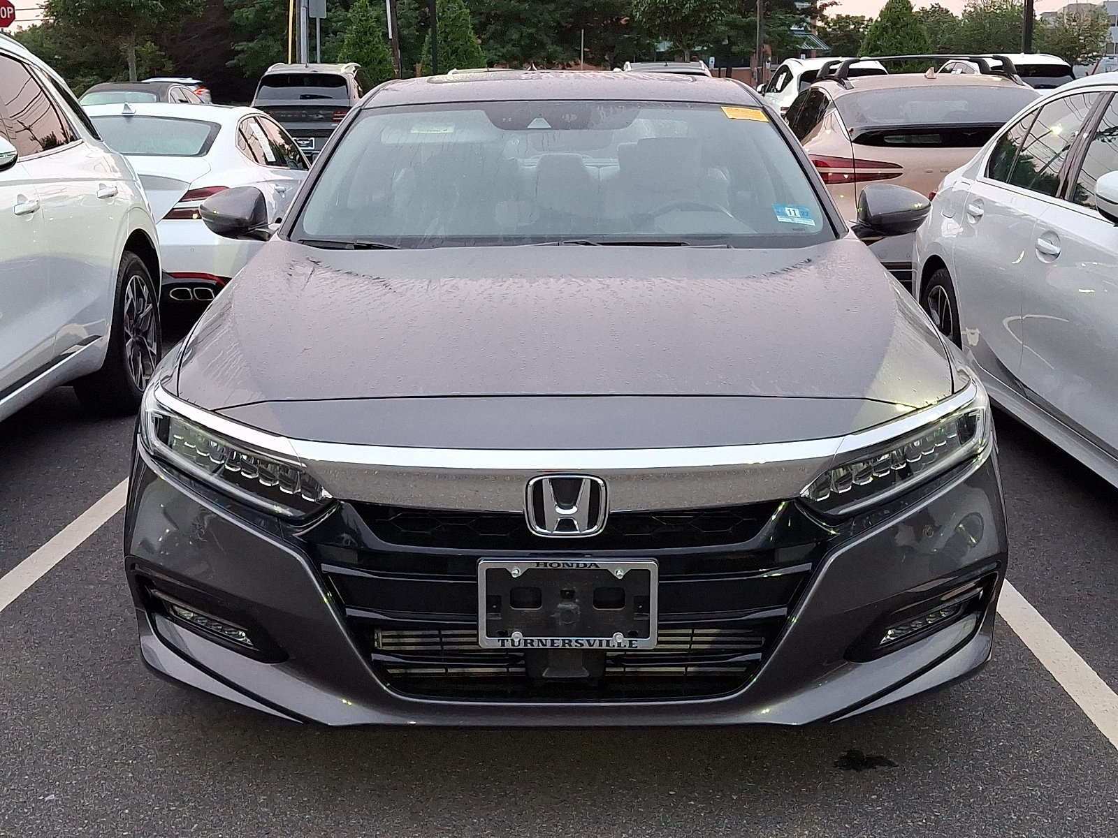Used 2018 Honda Accord Touring image 3